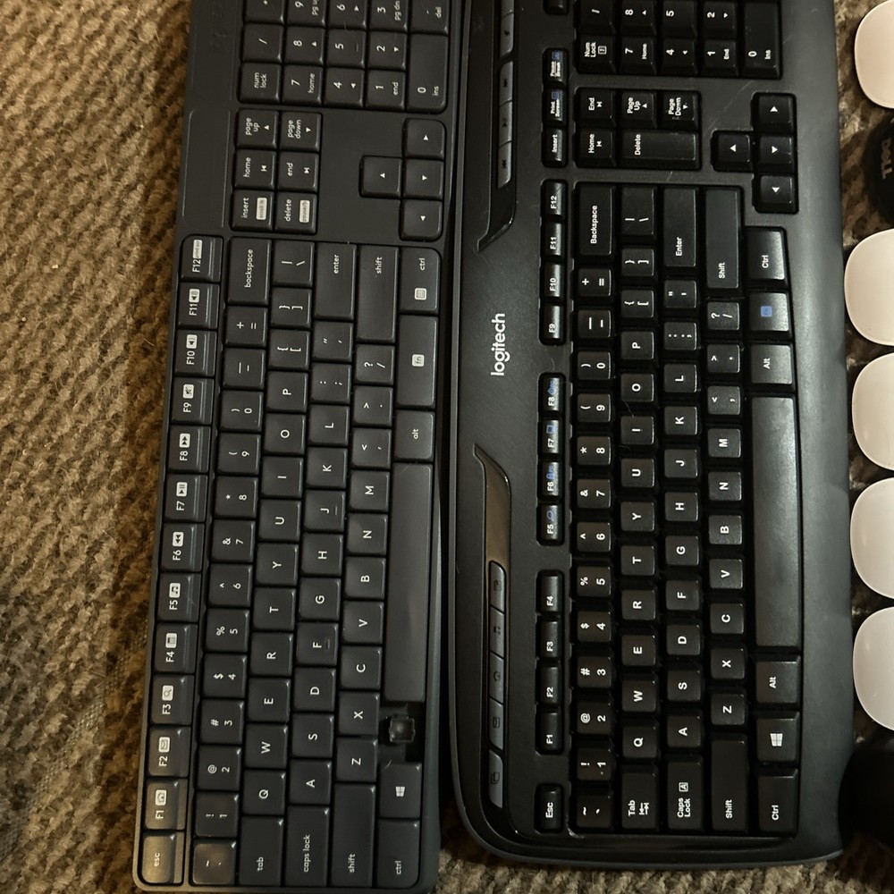 LOT 5 Apple Mouse 4 different mouse and 3 keyboards