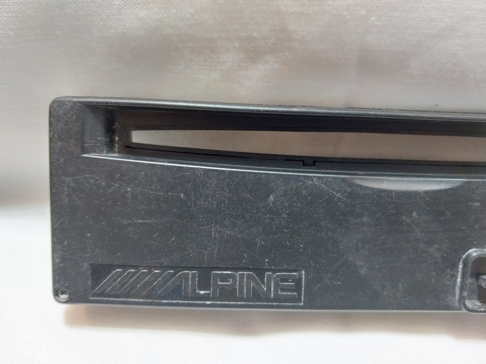 ALPINE CDA-7940 CAR STEREO FACEPLATE ONLY (Used).