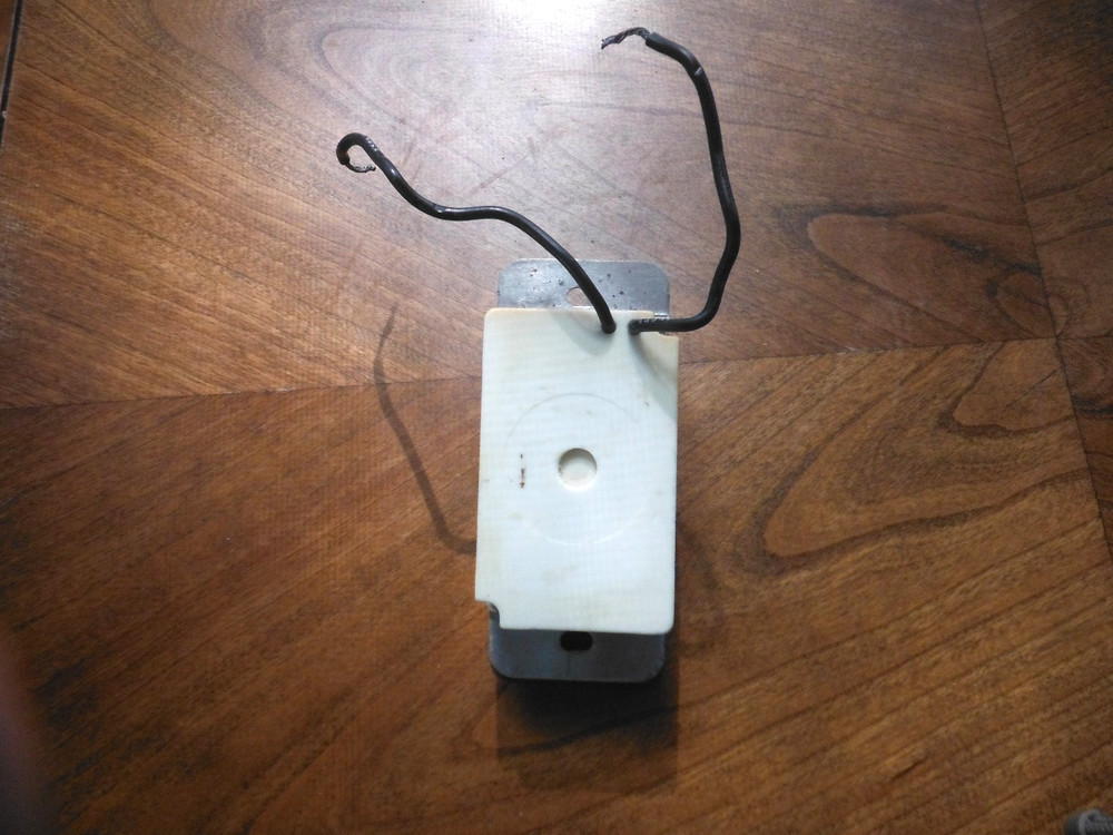 VINTAGE SINGLE POLE ON/OFF/TIMER TOGGLE LIGHT SWITCH - iVORY - Used