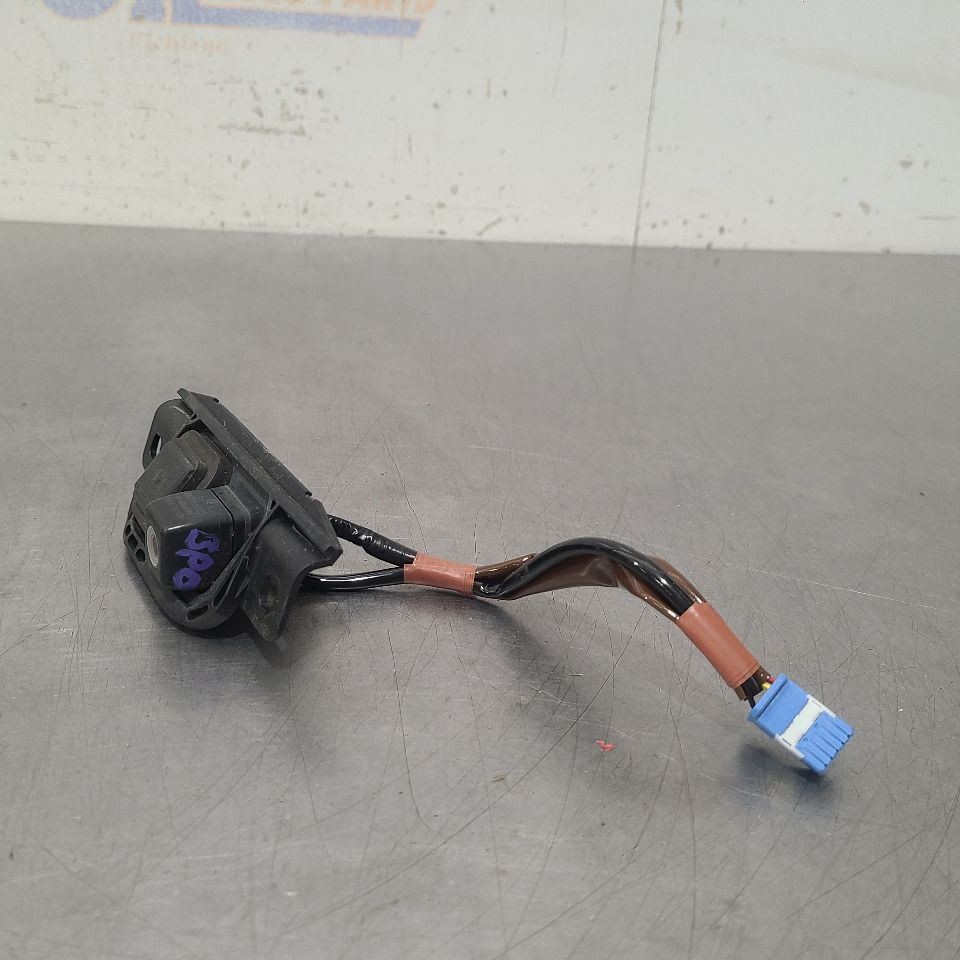 13 2013 LEXUS LS460 REAR DECKLID MOUNTED CAMERA PROJECTOR 8679050050