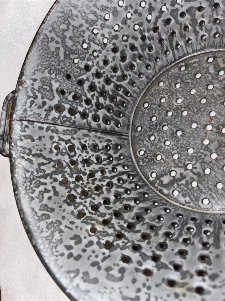 Antique Gray Graniteware Colander 11”