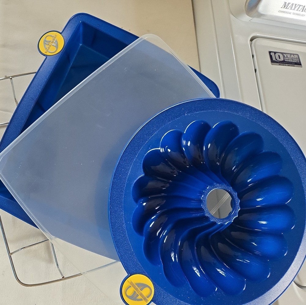 Smartware 4 Piece Basic Silicone Bakeware Set Royal Blue Bundt & 9x11 Pan