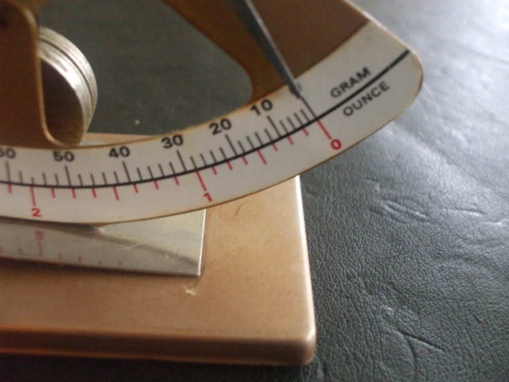 VINTAGE SMALL PRECISION OUNCE/GRAM SCALE