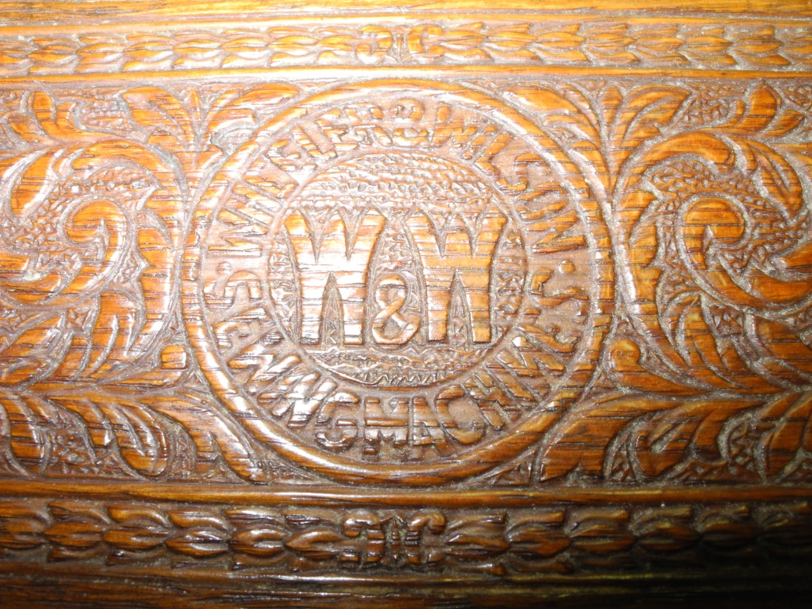 VINTAGE WHEELER & WILSON AND SINGER ACCESSORY BOX LOADED WITH PARTS, GOOD SHAPE