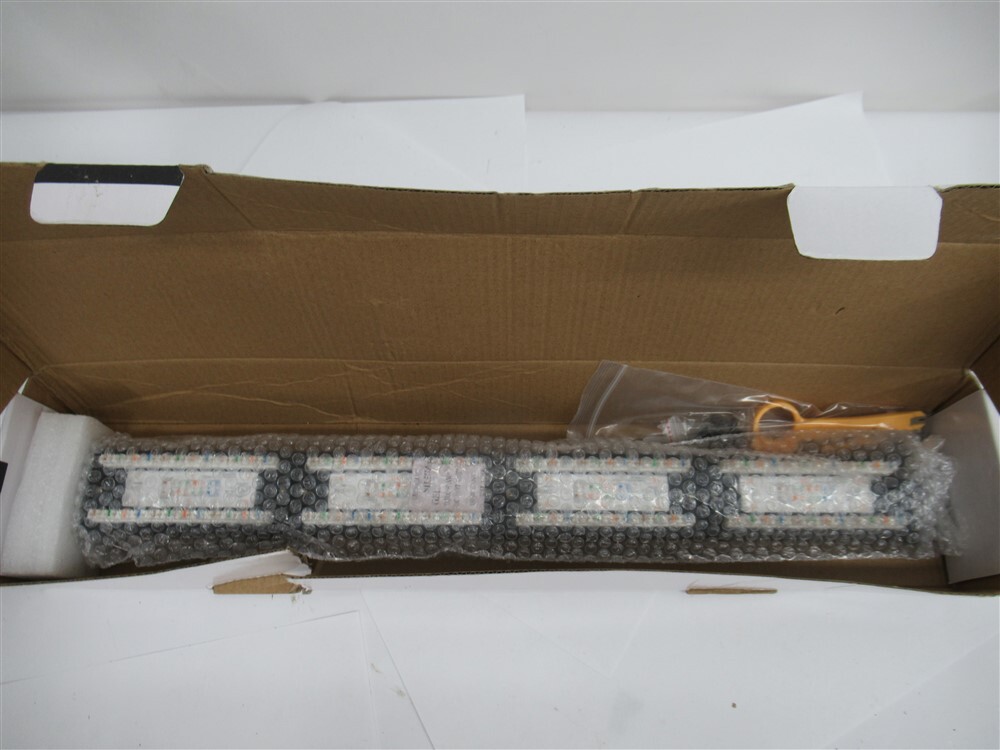 W Box 0E-C5EPP24 , CAT5E Patch Panel , 24 Port