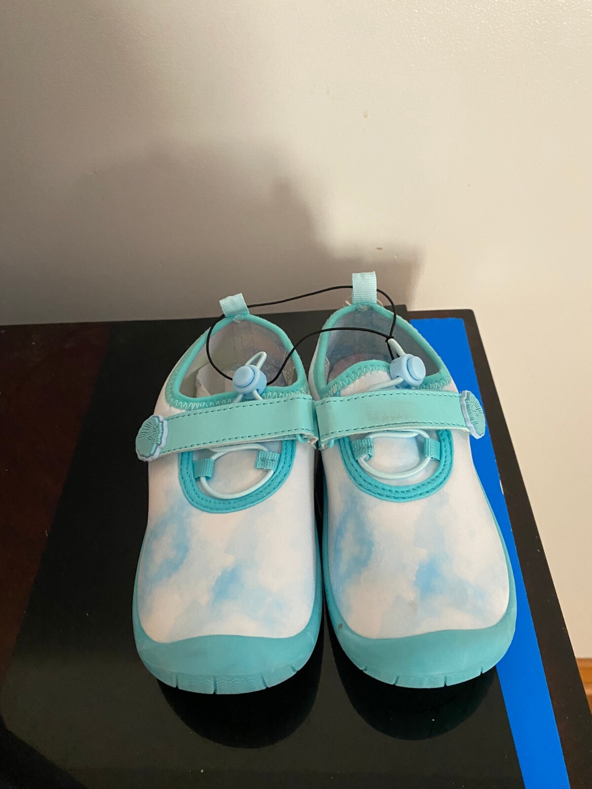 BRAND NEW GIRLS SIZE 11/12 DISNEY PRINCESS THE LITTLE MERMAID WATER SHOES