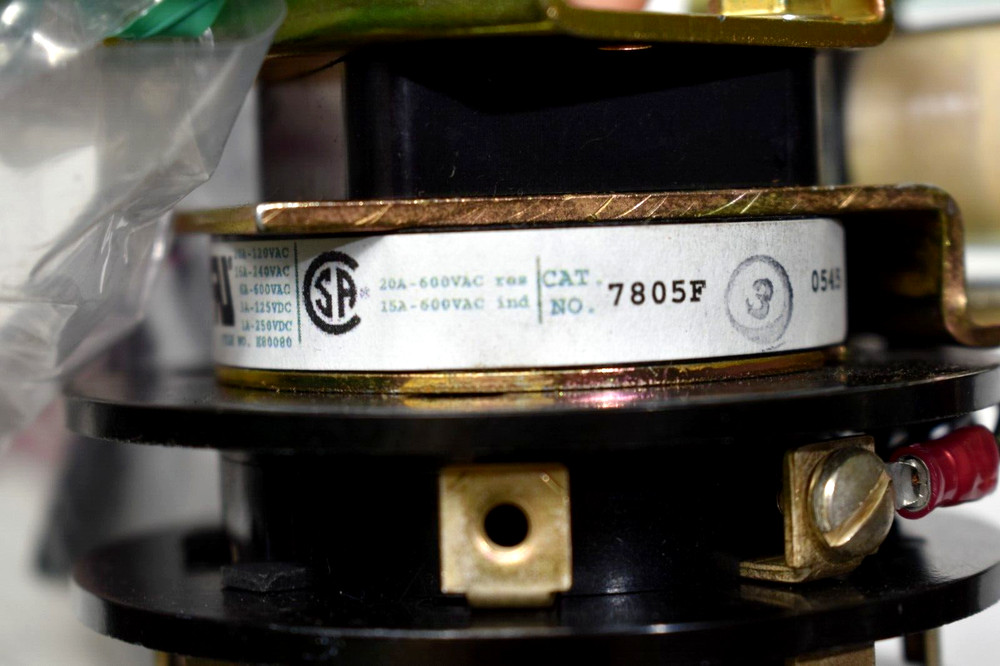 Electroswitch 7805F Lock Out Relay Series 24 LOR, 250 VDC