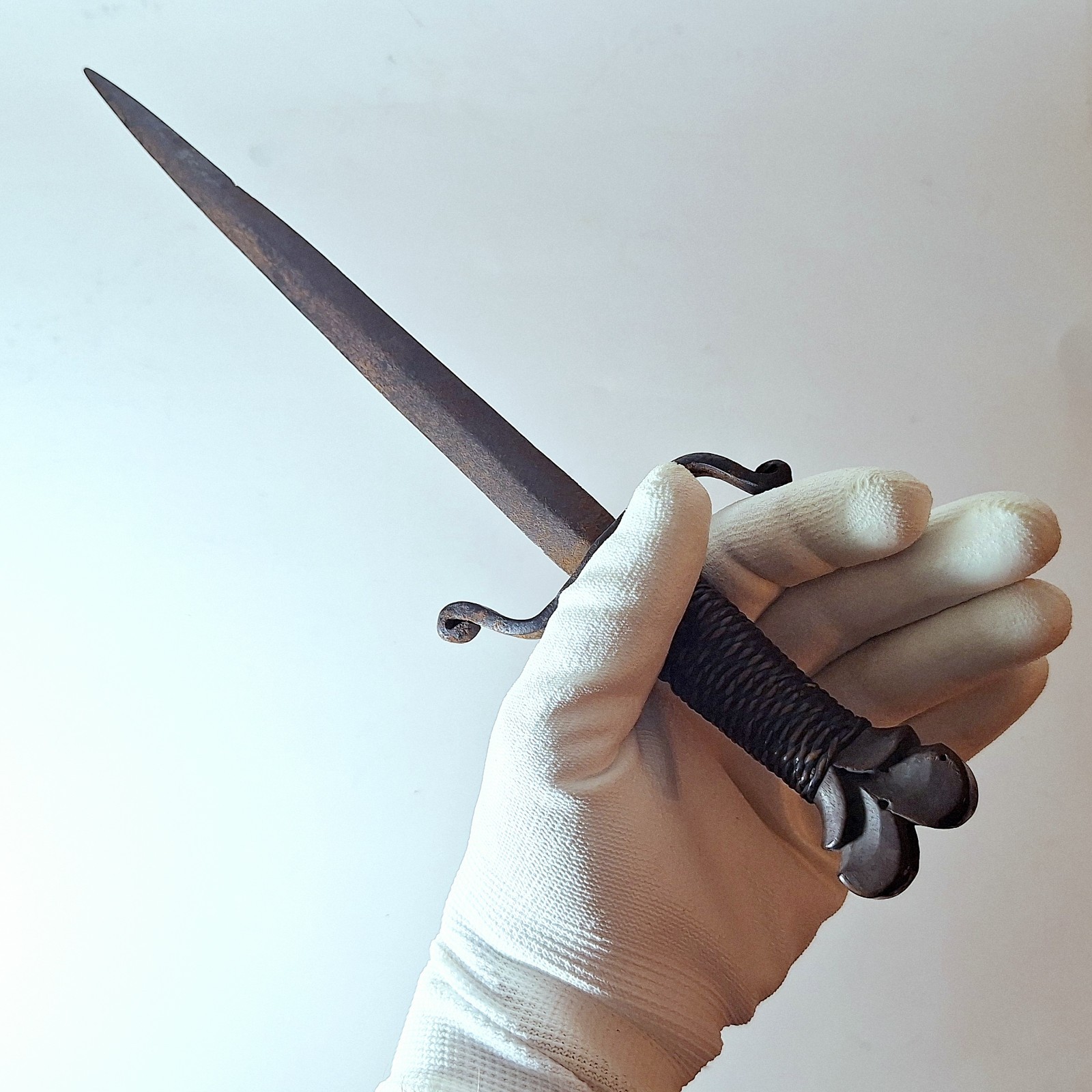 Authentic 17th-Century European Renaissance Left-Handed Dagger – All Original -