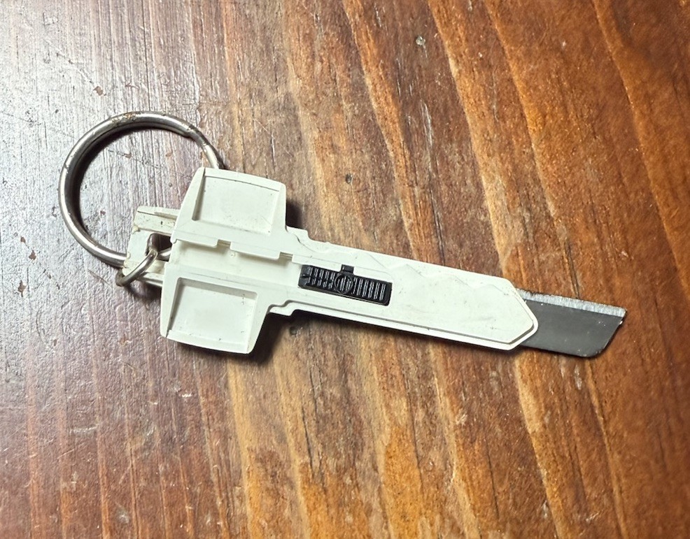 A122 Vintage Key Sliding Pocket Knife Keychain Advertisement Vineland New Jersey