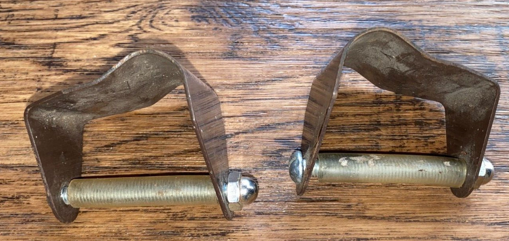 2 1/2'' WESTERN SADDLE STIRRUP TURNERS