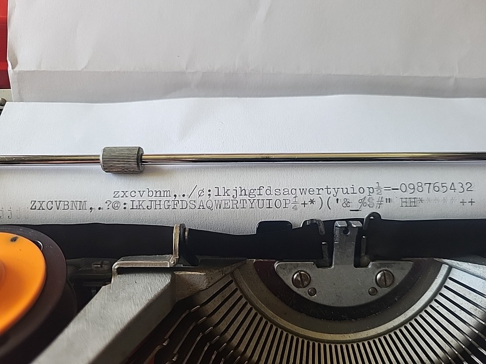 Olivetti Red Valentine S Red Manual Typewriter Nice Working Condition Read