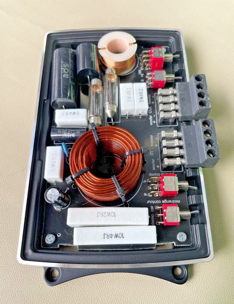 Old School A/D/S 346CS Crossover Pair, Display Unit