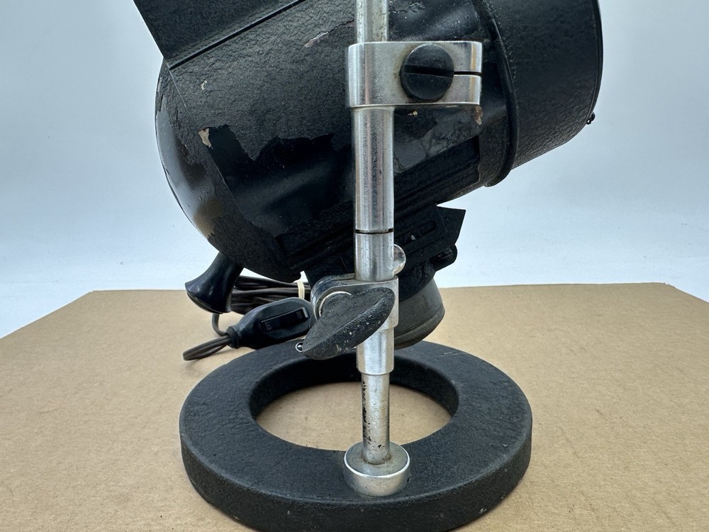 MICROSCOPE ILLUMINATOR Antique Spotlight Model 370 American Optical Co.