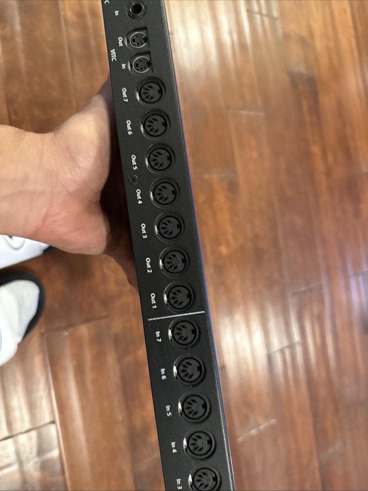 Emagic Unitor 8 / Midi Interface / Rack Mount Pristine Tested Works