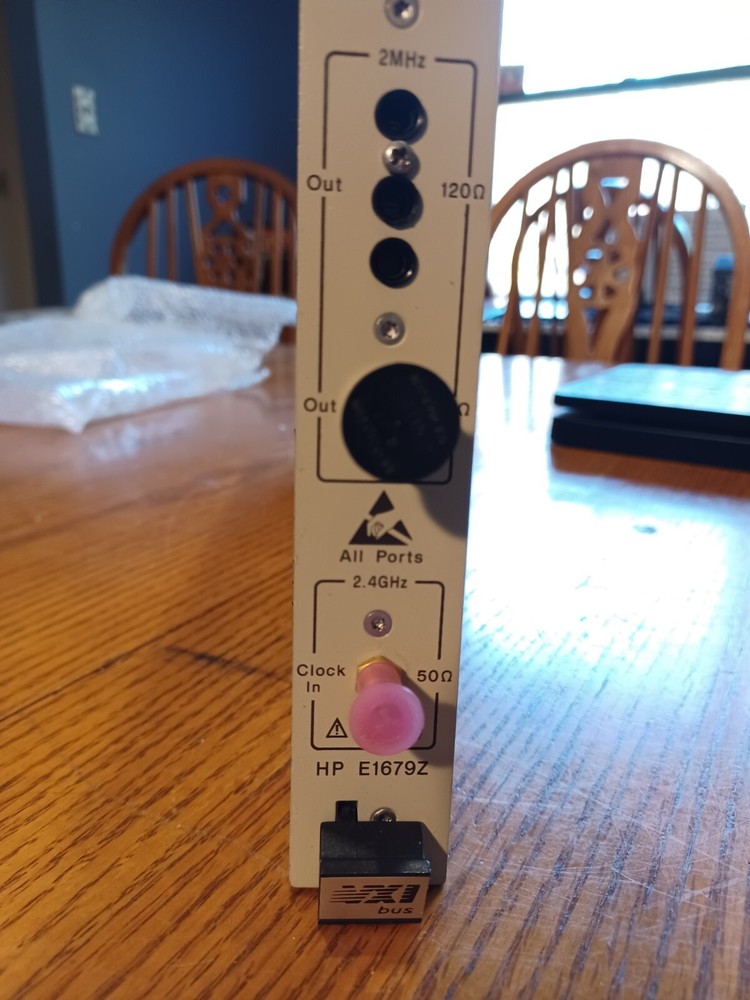 HP Agilent/Keysight E1679Z 2.4 GHz-2MHz Clock Source VXI Plug-In Module Unit