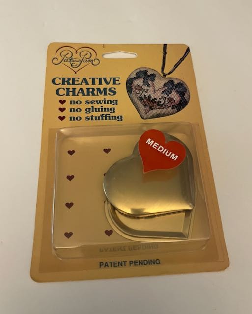 New Pat and Pam Creative Charms Medium Heart For Needlework Projects