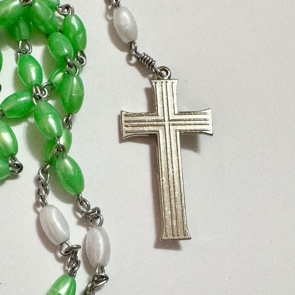 Vintage 1980’s Rosary Green Crucifix EXCELLENT