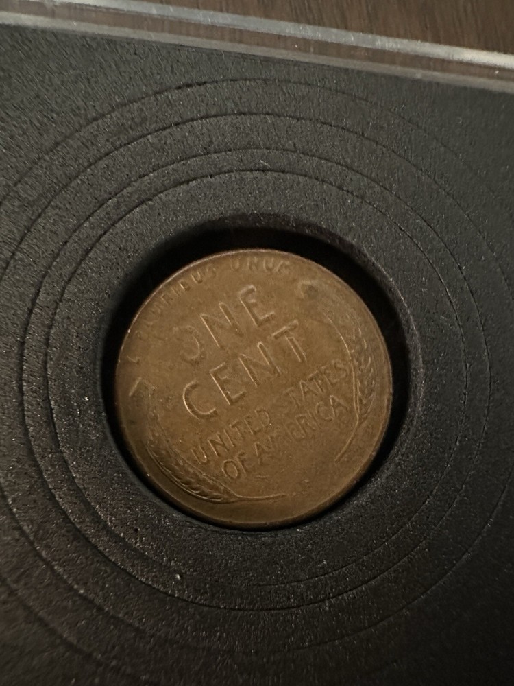 1957 D Lincoln Penny with errors - Oversized E on rim