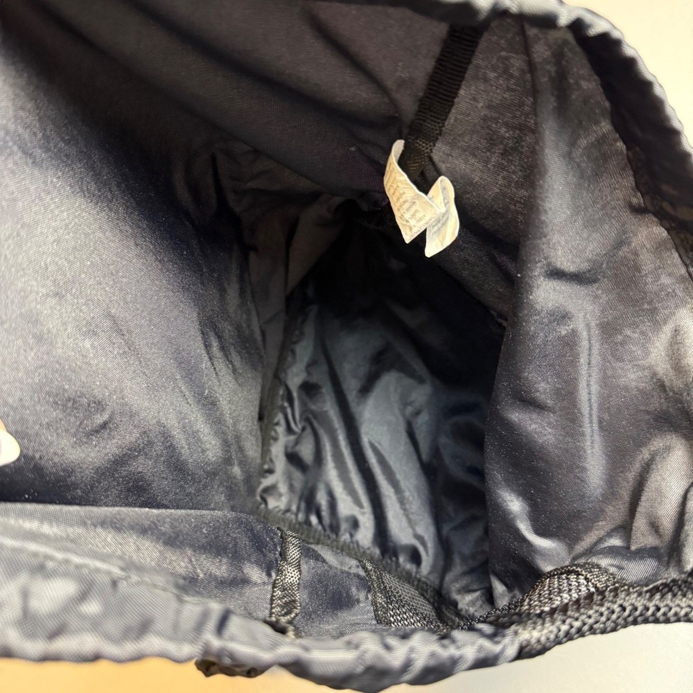 Brooks Running Drawstring Cinch Bag Black Mesh Panel Zipper Pocket Backpack