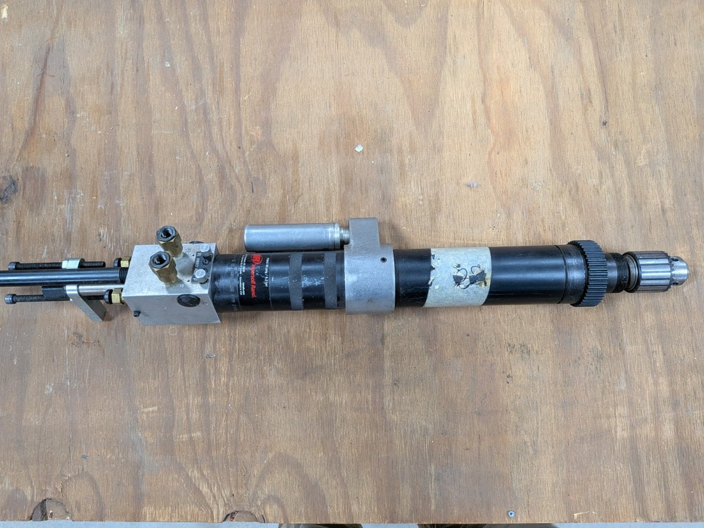 ARO 8255-A21-3 PNEUMATIC DRILL