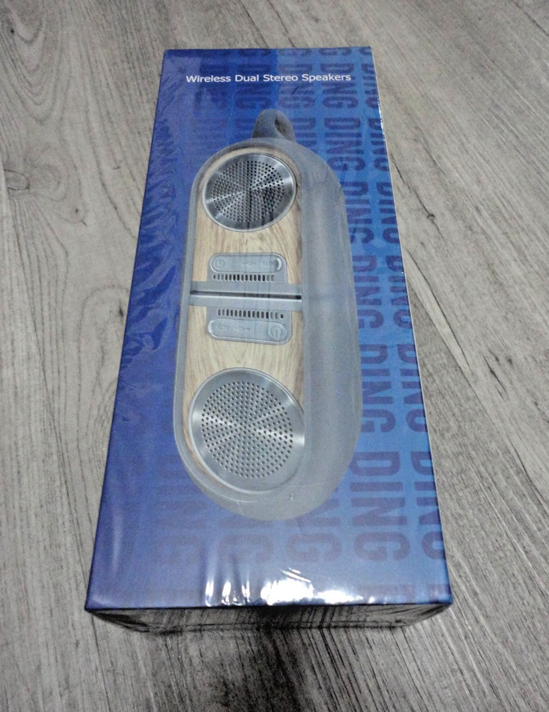 DAVE & BUSTER's Wireless Dual Stereo Speakers, Model 18829