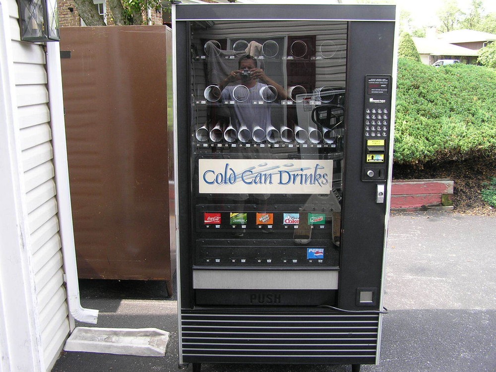 (AP) AUTOMATIC PRODUCTS LCM4 COMBO MACHINE SODA CAN SOLD OUT SWITCH