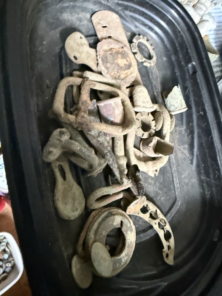 Lot Flat Buttons Eagle Buttons Bullets Marbles Bottle Brass Etc
