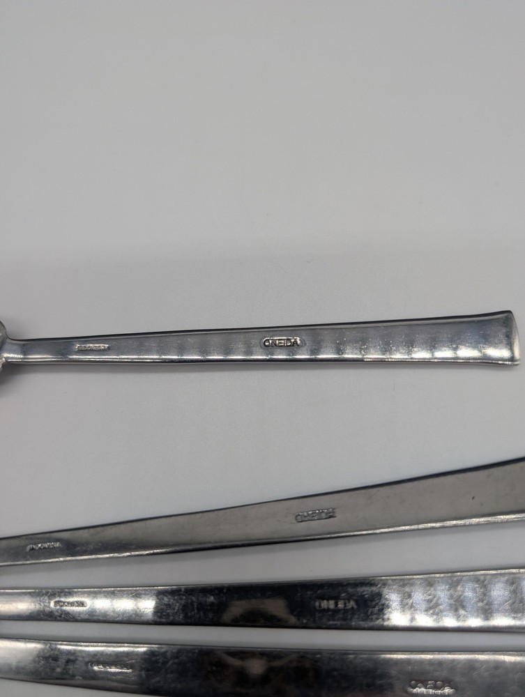 Oneida Stainless Flatware Set 5pc Modern Knife Fork Spoon Silverware Lot
