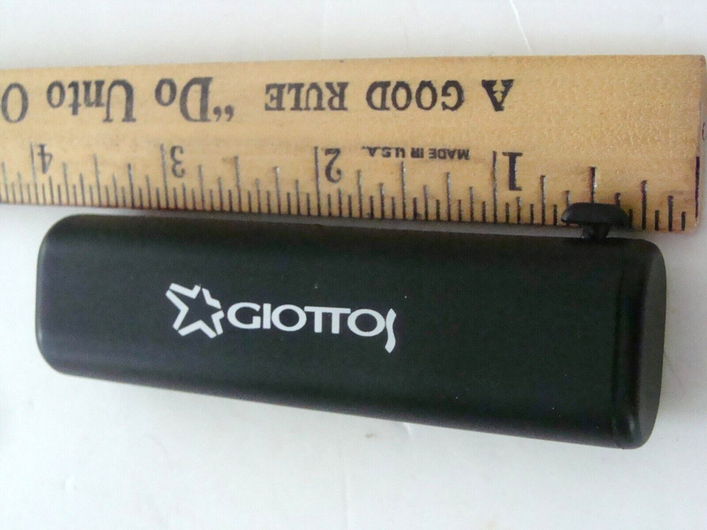 Giottos Black Optical Retracting Brush Cleaning Duster Camera Accessory