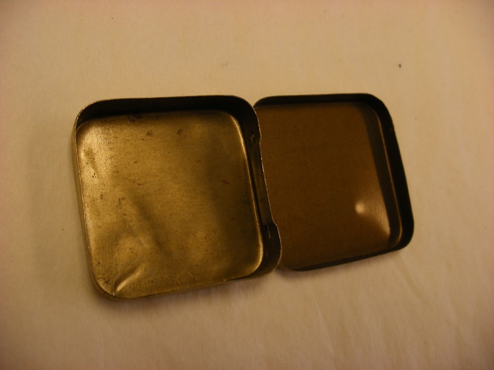 Phonograph Victrola Gramophone - Needle Tin - Universal Electro