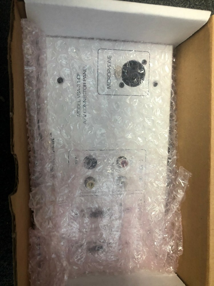 Hall Research VSA-31-CPW connector panel white