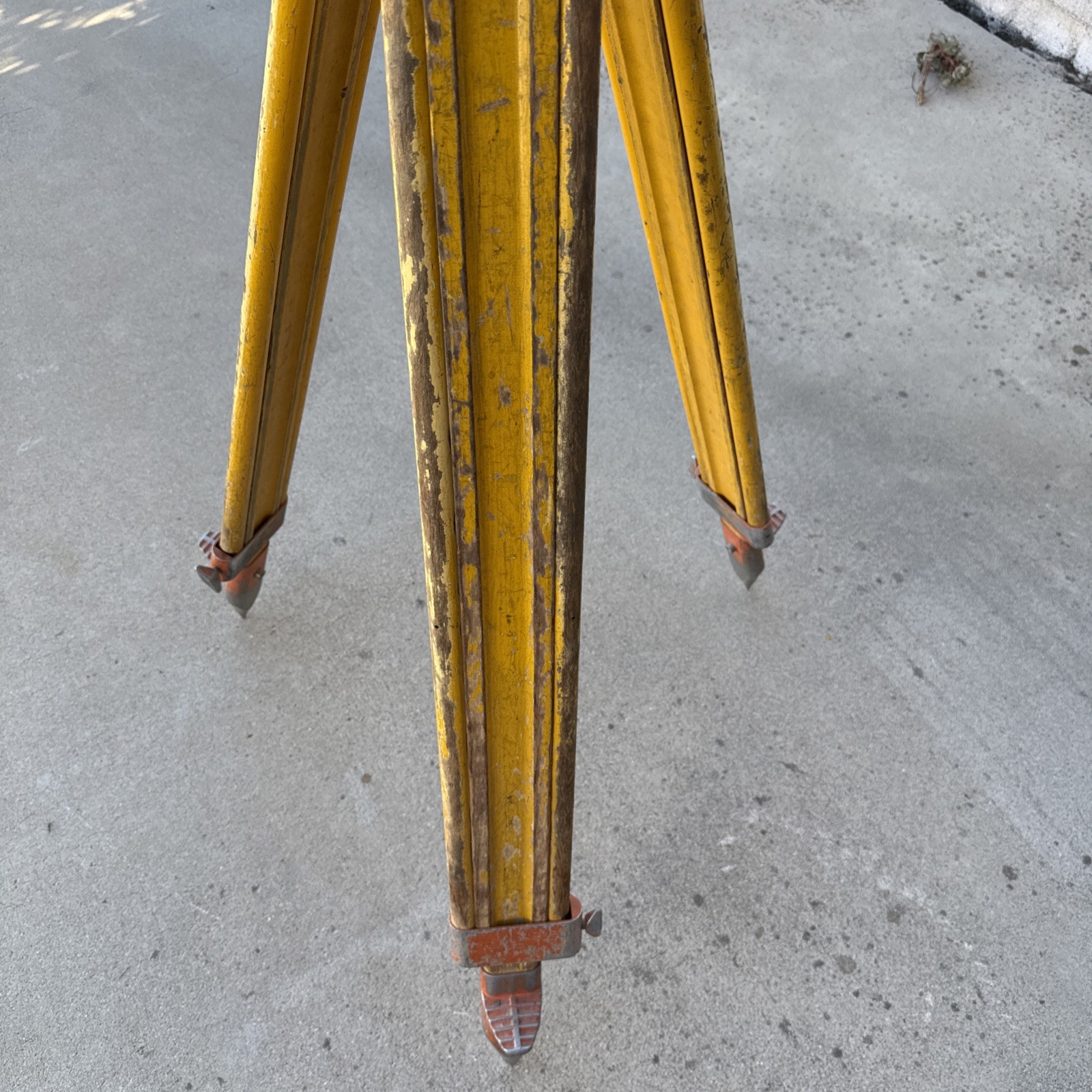 Wild Heerbrugg GST20 Tripod. Made in Switzerland