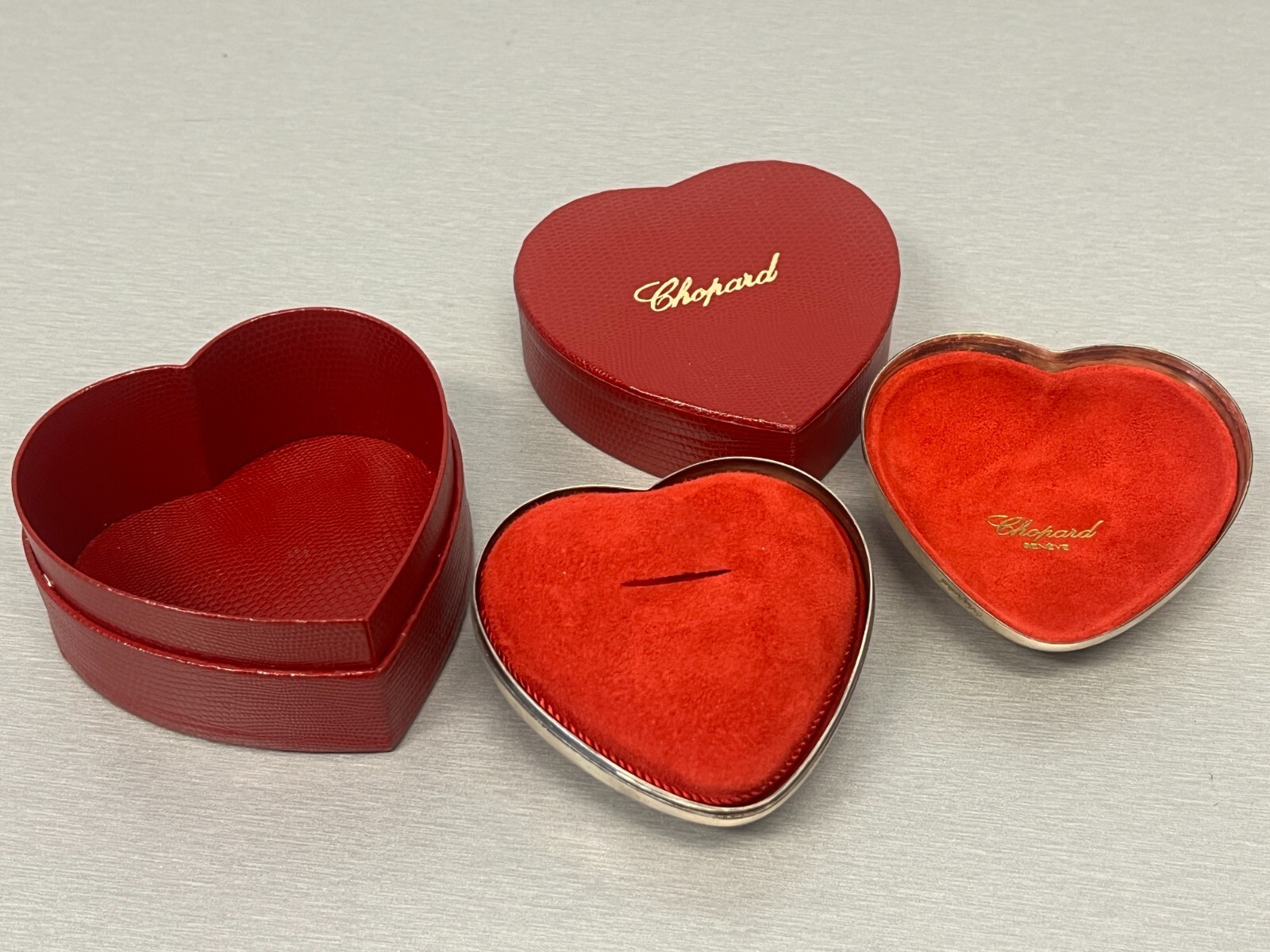 ORIGINAL CHOPARD HEART SHAPED STERlING SILVER RING DISPLAY BOX - VERY NICE!