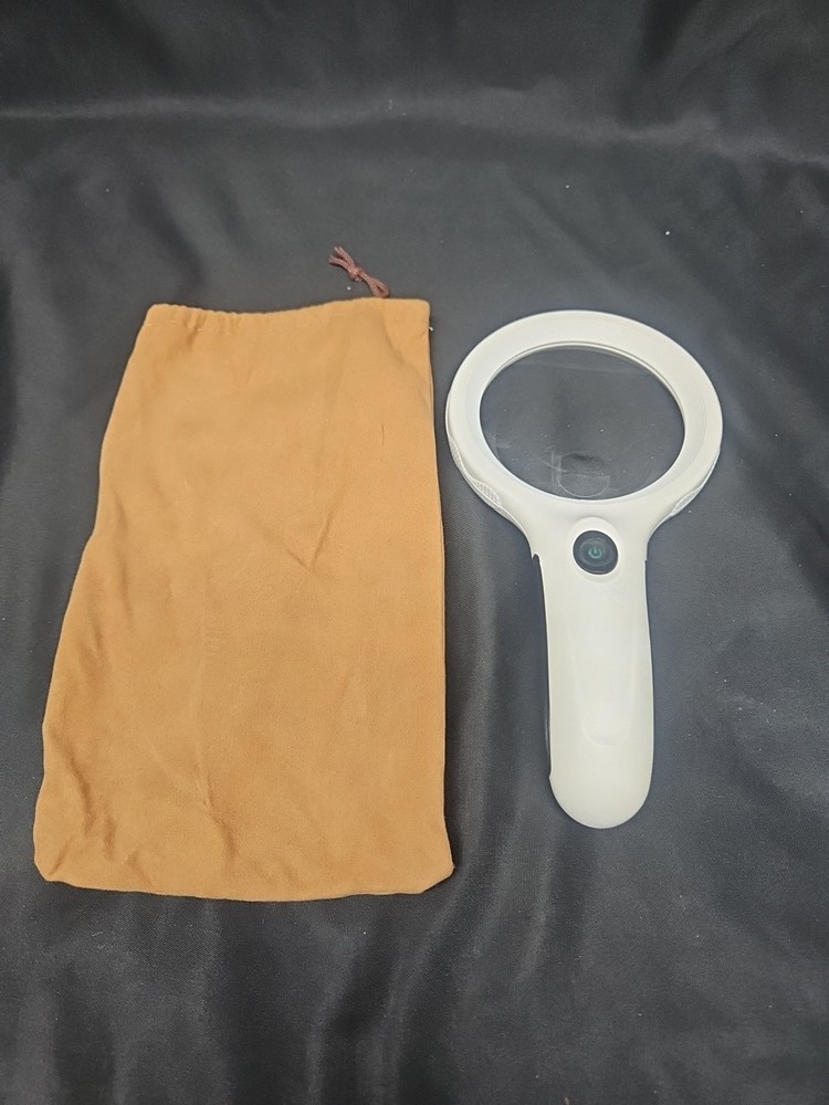 Handheld Magnifier With Pouch Lighted
