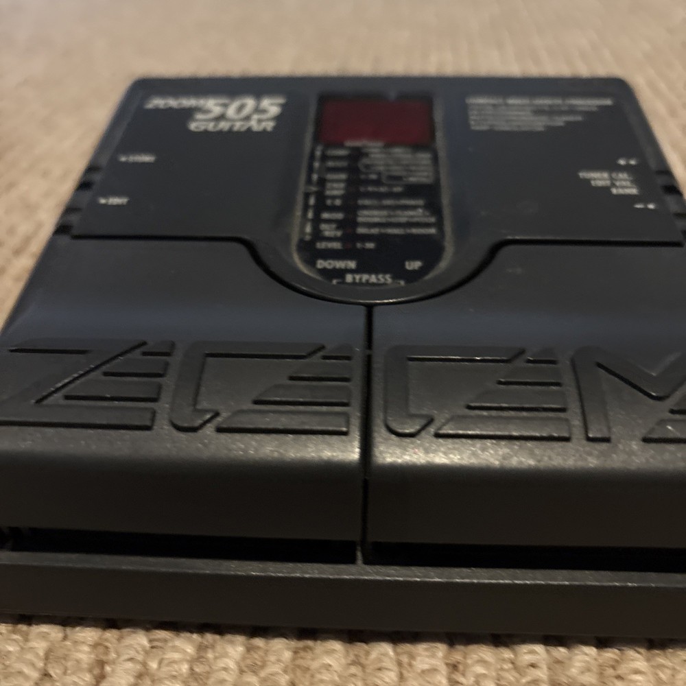 Zoom 505 Guitar Compact Multi Effects Processor Pedal No Power Supply