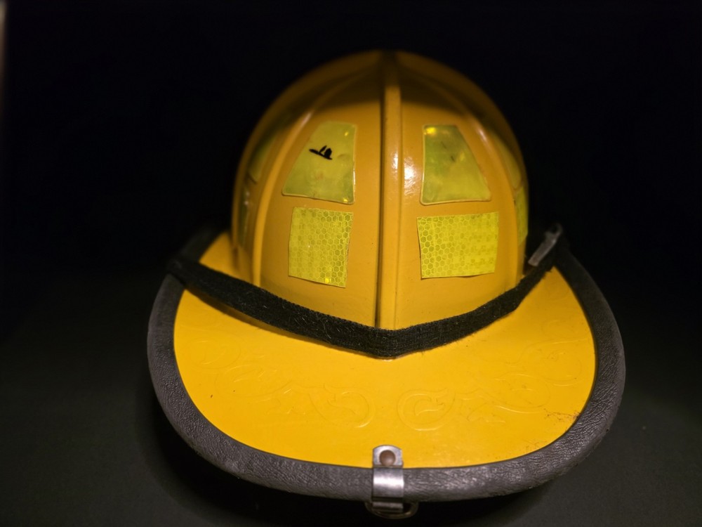 firemans helmet with wall mount
