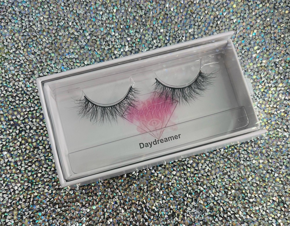 “Daydreamer” mink lashes