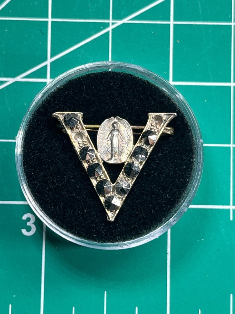 WWII V for Victory Pin Religions Saint Pin