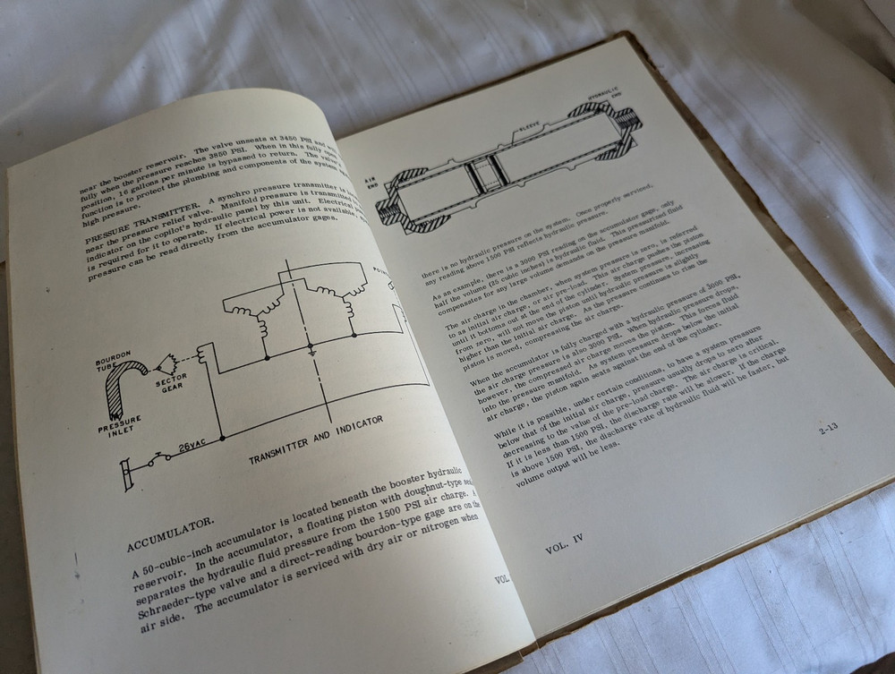 Lockheed C-130 Hydraulic Systems Customer Training Dept book 1963