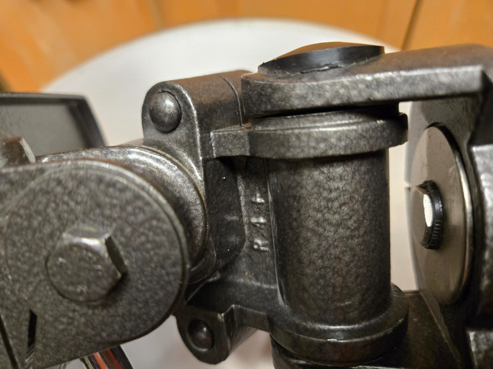 GITZO R4+ G470 TRIPOD HEAD