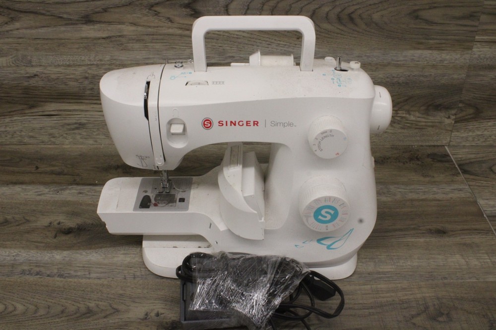 SINGER Sewing Machine 3337 Tested & Working