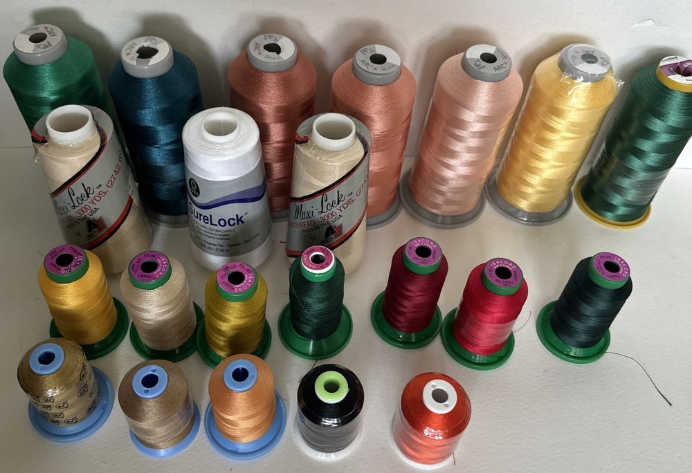 ARC Maxi-lock Isacord Robison-Anton Thread Lot