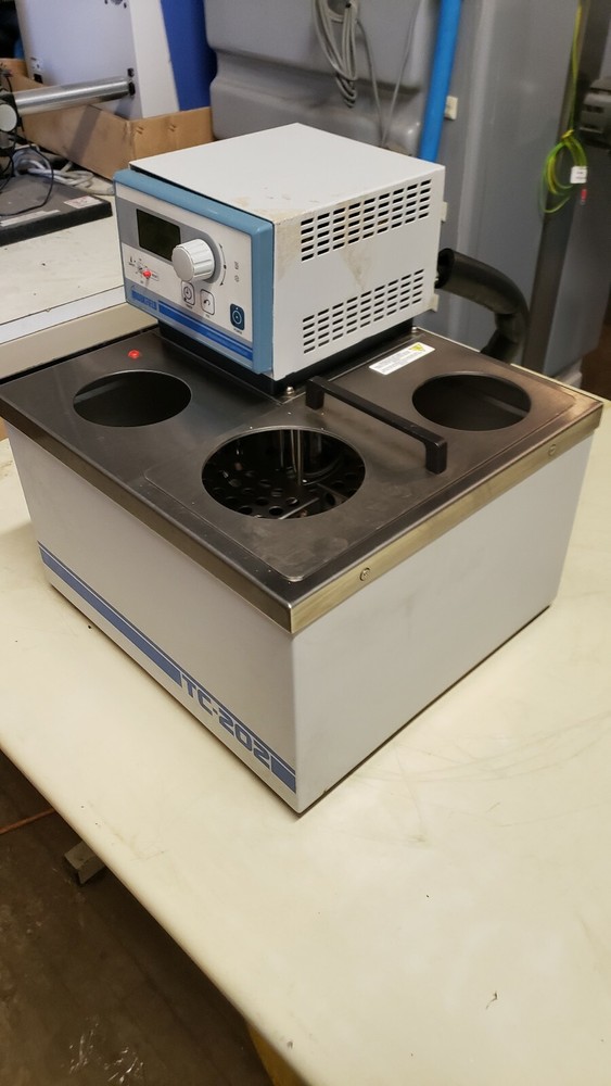 BROOKFIELD TC-202 CONSTANT TEMP. CIRCULATION BATH, W/ DIGITAL TEMPERATURE CONTRL