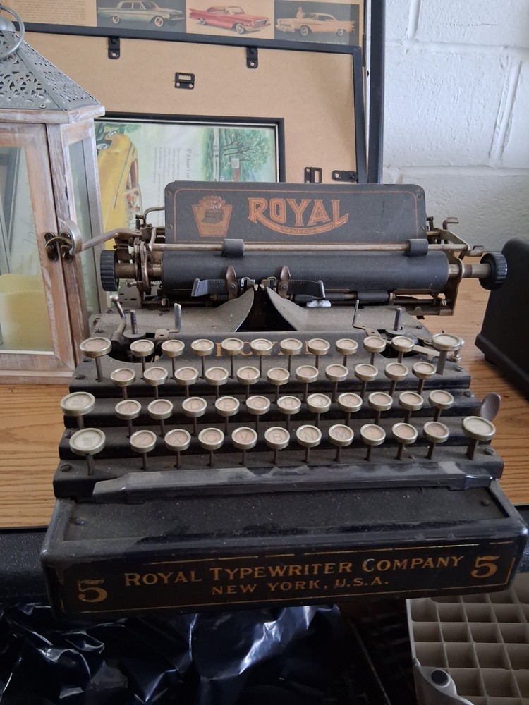 Antique Royal Standard Number 5 flatbed staircase typewriter