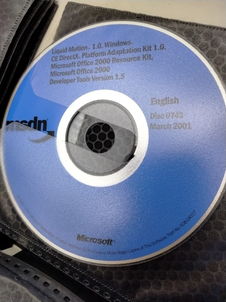 MSDN Software CD's Microsoft Windows 2000 server, Visual Studio Office Jan 2001