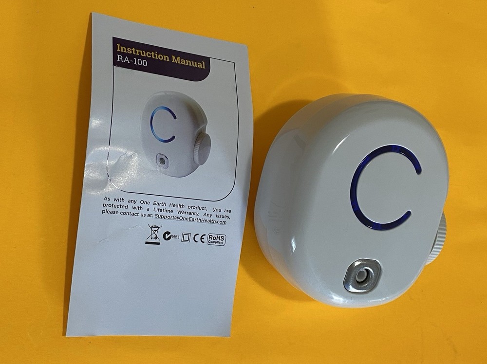 Air Purifier Freshspace RA-100 Mini Ozone Generator - White Working