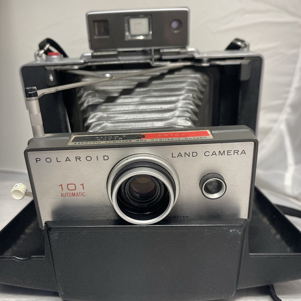 Polaroid Land Camera 101 Automatic case portrait kit 581 flash bulbs kit