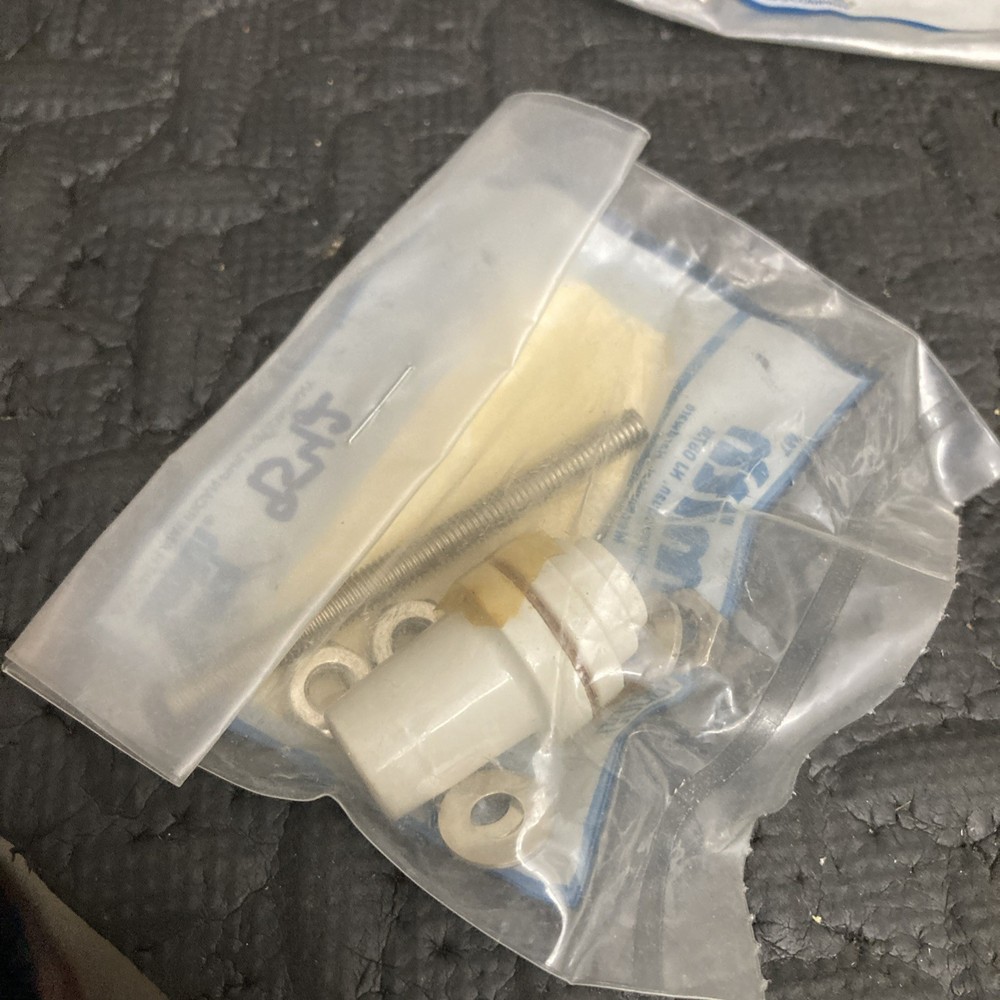 HH Smith 9542 Feedthru Insulator