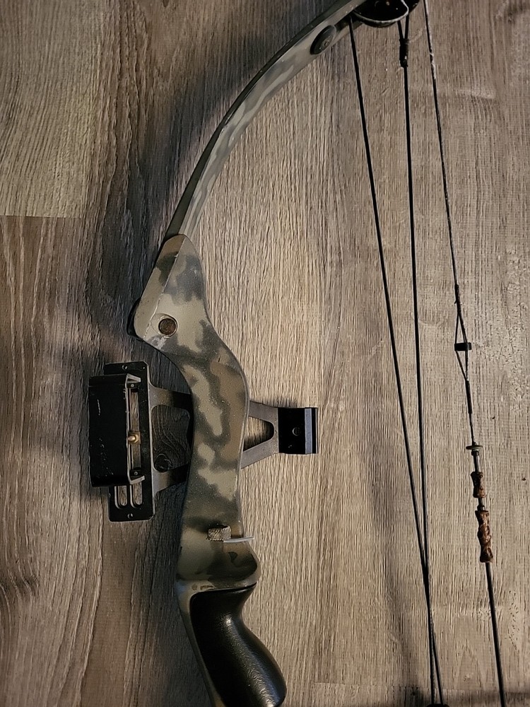 Beartooth Hunter Alpine Series Compound Bow