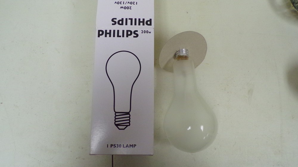 NEW Philips IPS30 Silicone Coated Medium Base Light Bulb  *FREE SHIPPING*